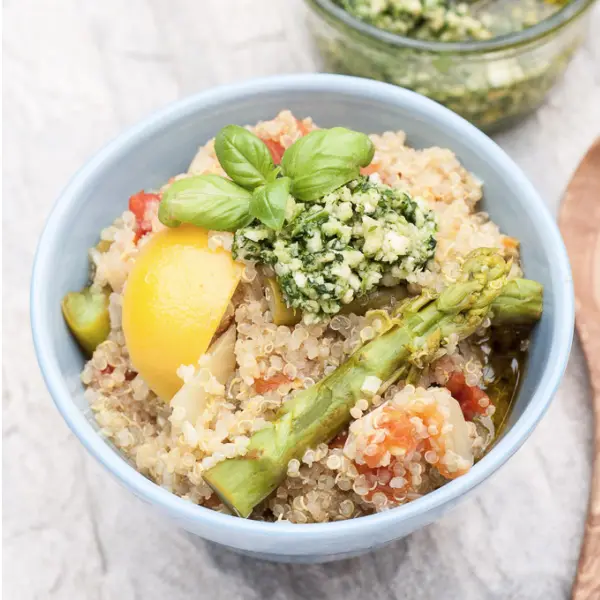 Cheap Healthy Meal: Lemon Asparagus Quinoa with Pesto